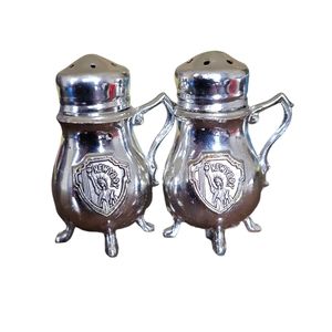 VTG FIGURAL CHROME LOOK METAL TEA POT  NEW YORK LIBERTY SALT/PEPPER SHAKERS